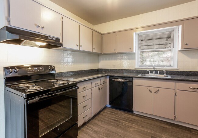 Building Photo - 2327 W 6th St