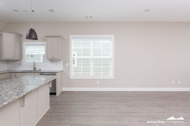 Building Photo - Now Pre-Leasing — Brand-New Luxury Townhomes Near the University of Arkansas! Avail. 8/7/26