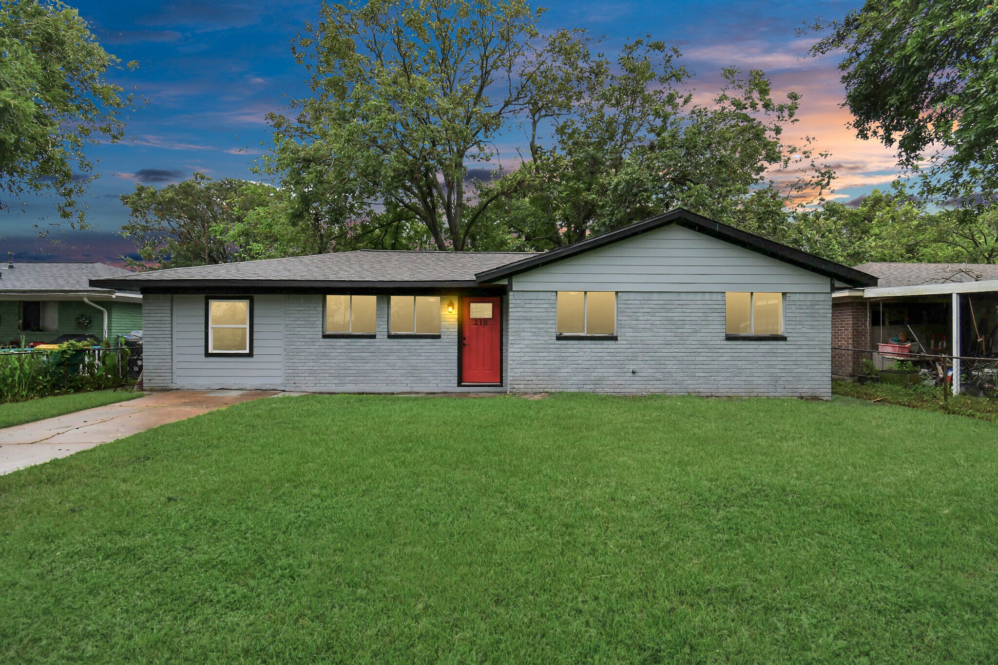 Building Photo - 210 Prune St