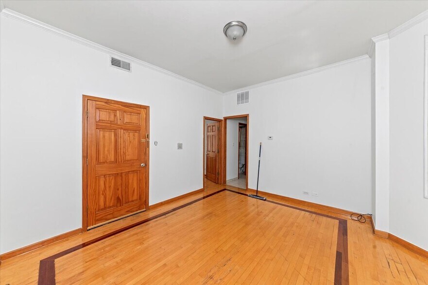 Building Photo - 1707 N Fairfield Ave