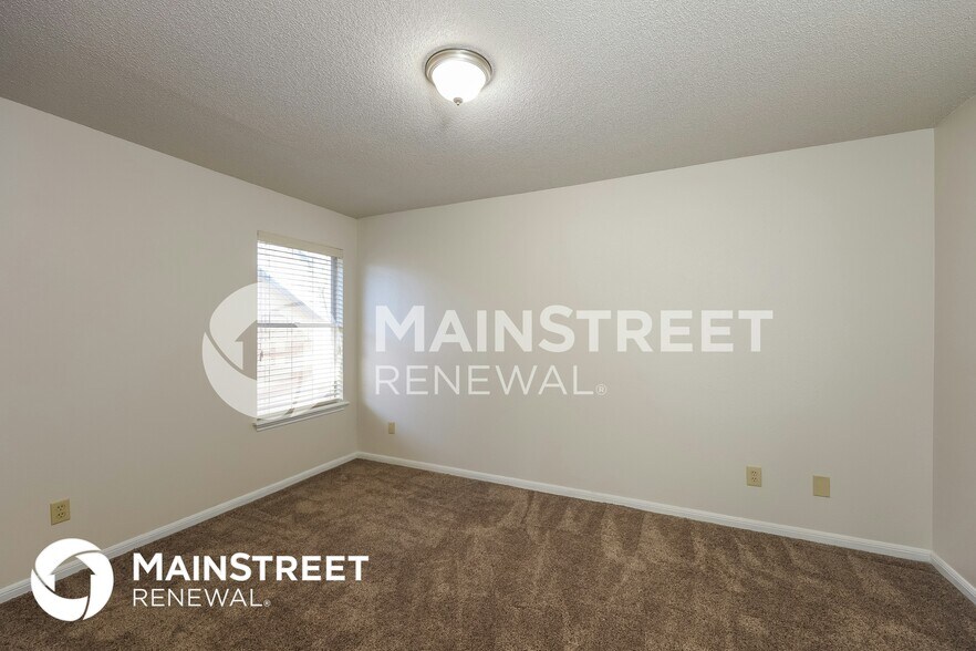 Building Photo - 3732 Hull St