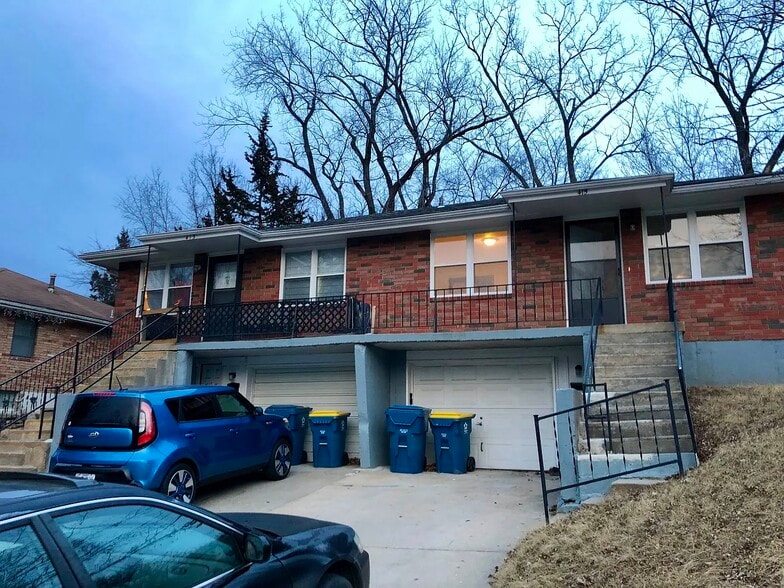 Full Unit (right side) - 415 S Sugar Creek Blvd