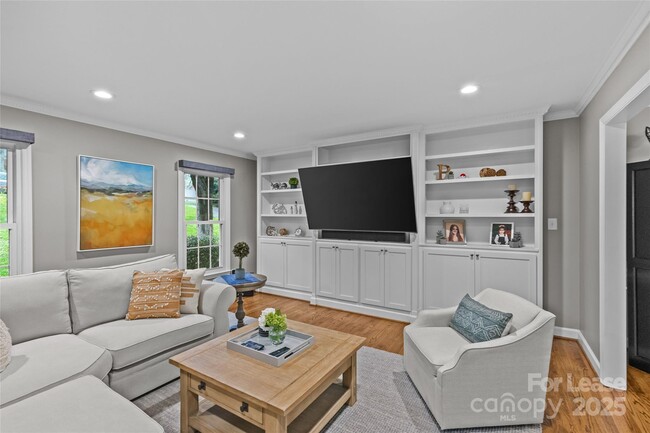 Building Photo - 2418 Ainsdale Rd