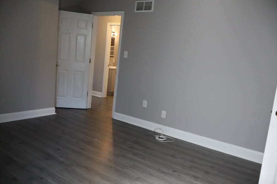 Building Photo - 344 McKinley Ave