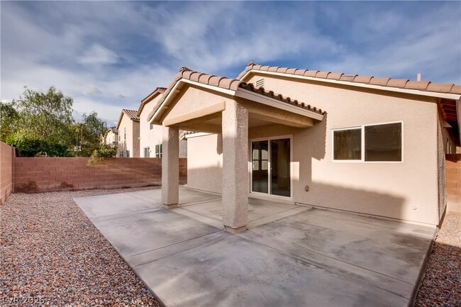 Building Photo - 8645 Palomino Ranch St