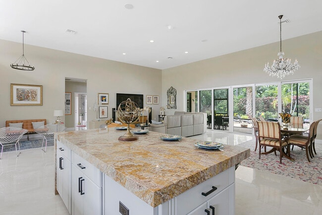 Building Photo - 2701 NE 2nd Ave