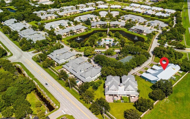 Building Photo - 2025 Bridgepointe Cir