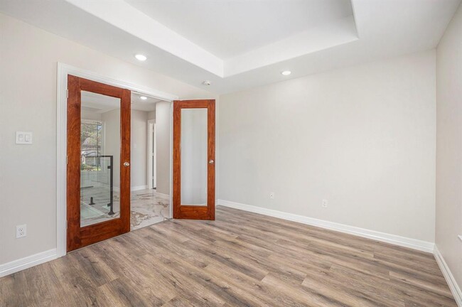 Building Photo - 7711 Antoine Dr