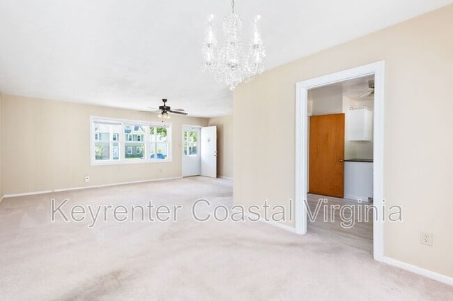 Building Photo - 726 Sunnywood Rd