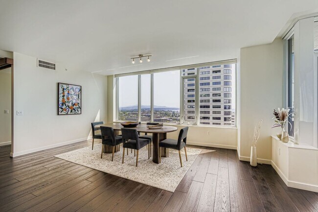 Building Photo - Luma Condominiums ~ First Hill/Capitol Hill
