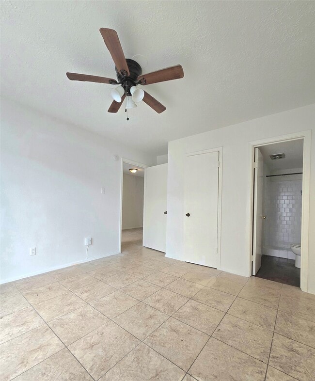 Building Photo - 7063 Chasewood Dr