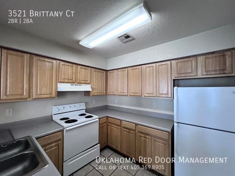 Building Photo - 3521 Brittany Ct
