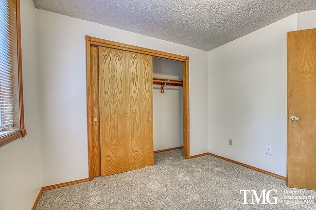 Building Photo - Pachl10