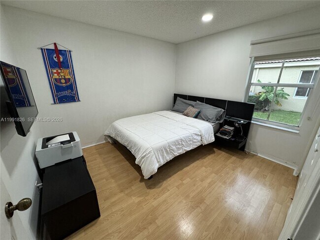 Building Photo - 2002 Andromeda Ln