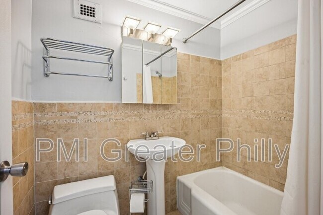 Building Photo - 1810 Rittenhouse Square