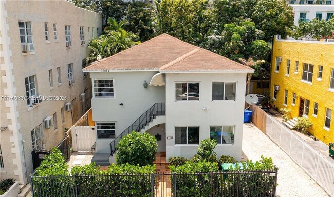 Building Photo - 426 NE 26th St