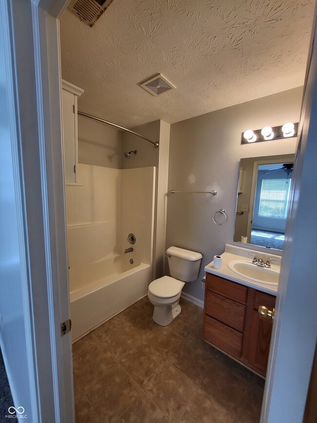 Building Photo - 2704 Winding Creek Ln