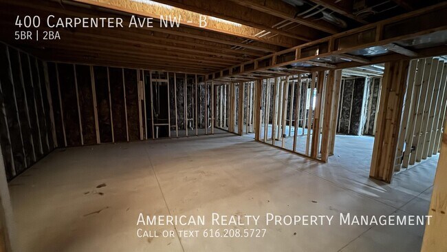 Building Photo - 400 Carpenter Ave NW