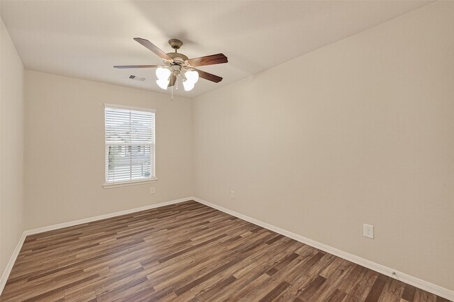 Building Photo - 8314 Columbia Forest Dr