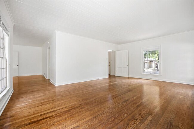 Building Photo - 610 Rathervue Pl