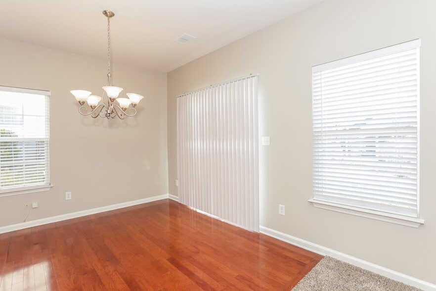 Building Photo - 6415 Glenolden Dr