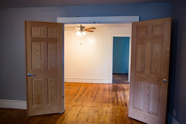 Building Photo - 1054 24th Ave SE