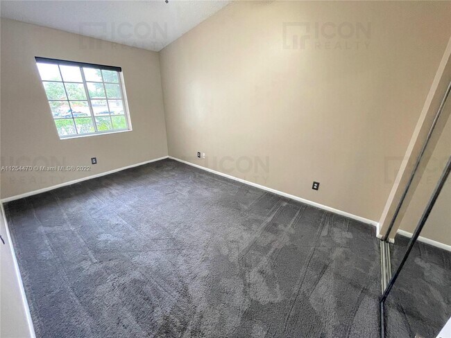 Building Photo - 8135 Southgate Blvd