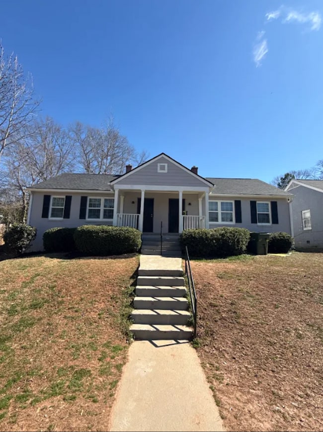 Building Photo - 230 Rosser St SW