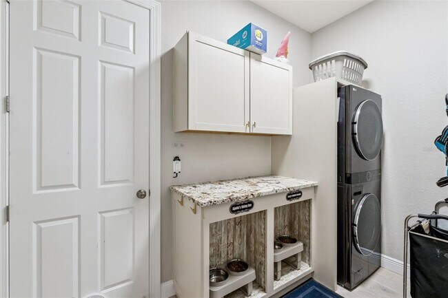 Building Photo - 2136 Rickover Pl