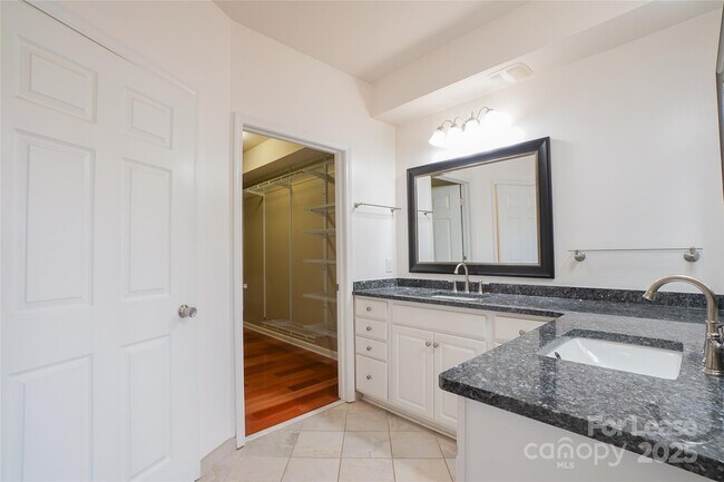 Building Photo - 14774 Via Sorrento Dr