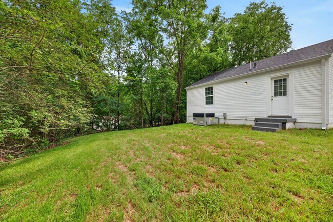 Building Photo - 101 Valley View Cir
