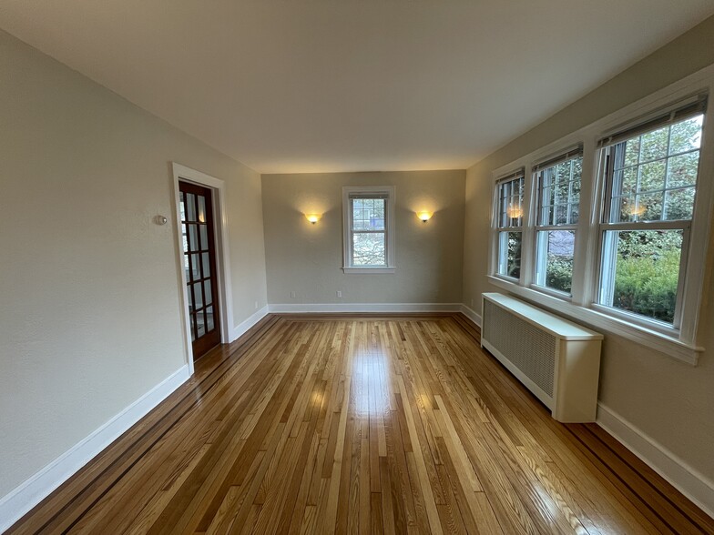 Building Photo - 464 Central Ave