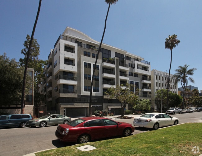 Building Photo - Kingsley Villa