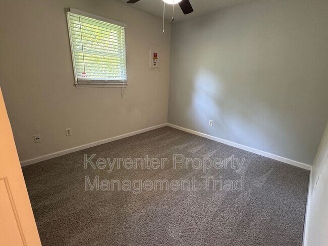 Building Photo - 1520 Kenwalt Dr