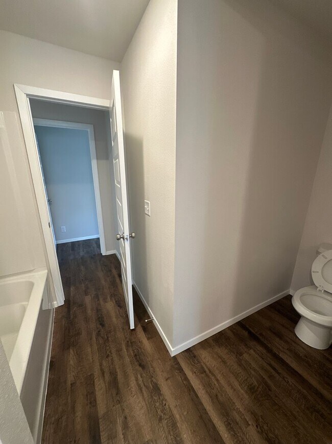 Building Photo - Now Pre-Leasing! Your Next 4-Bedroom, 2-Bath Home in Broken Arrow Awaits!