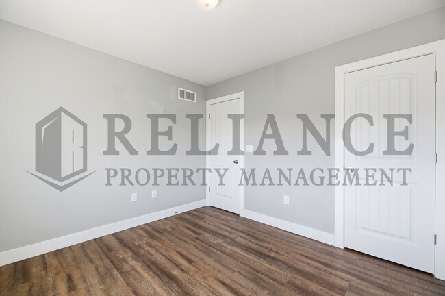 Building Photo - 4515 E 45th St N