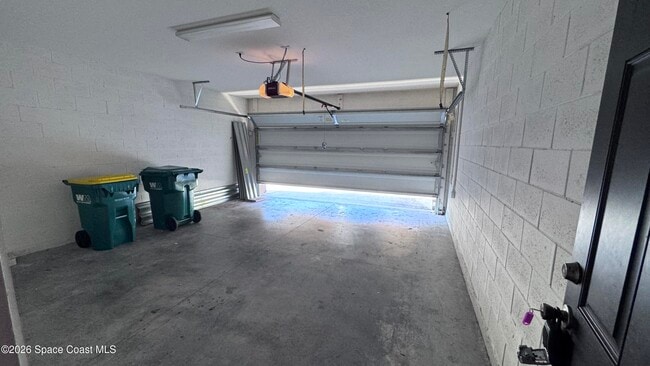 Building Photo - 759 Simeon Dr