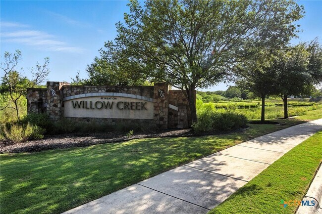 Building Photo - 319 Hunters Hill Dr