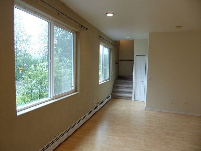 Building Photo - Pet Friendly Attached Home w/ Fenced in Yard in the valley!
