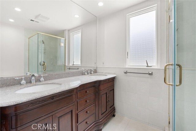 Building Photo - 1613 Espinosa Cir