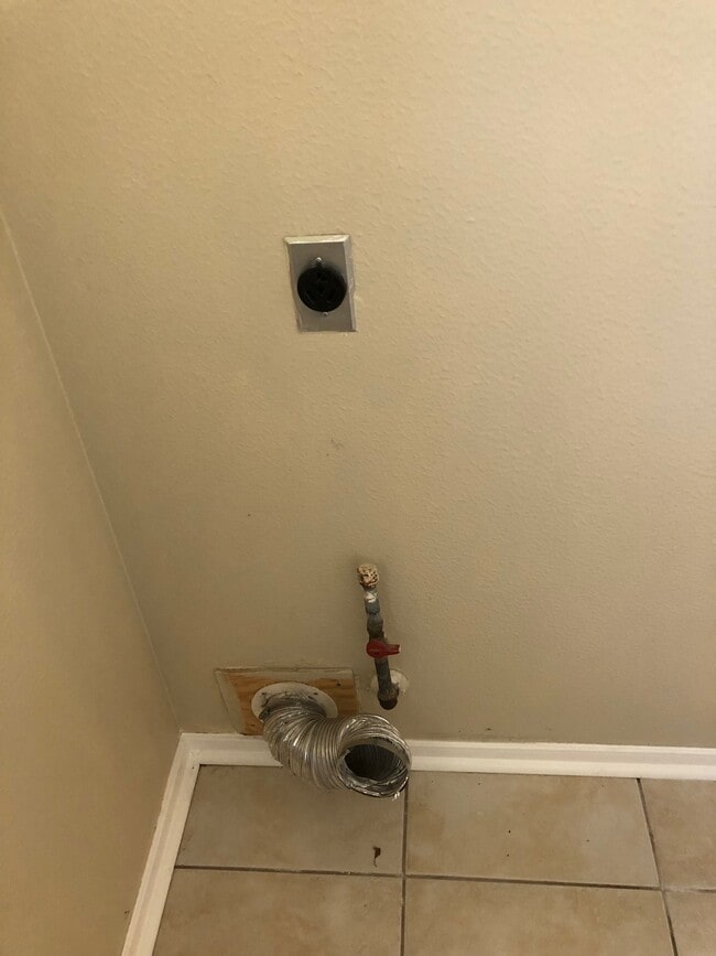 Building Photo - 15403 Park Glen Dr