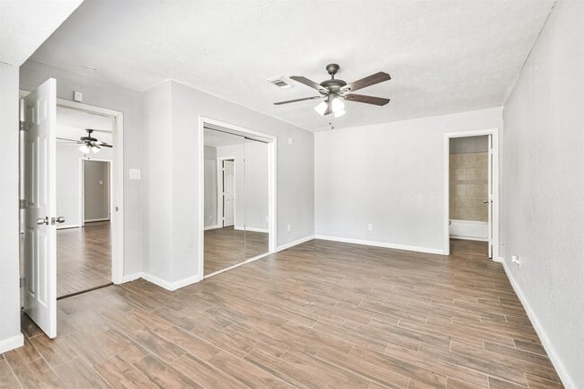 Building Photo - 7106 Pinetex Dr
