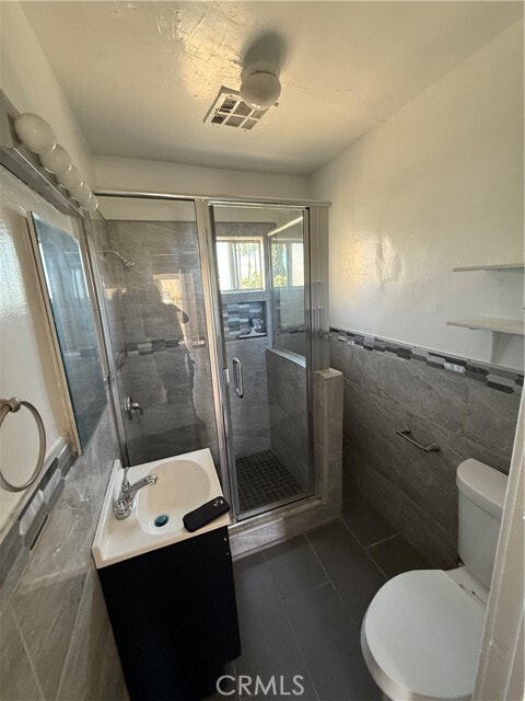 Building Photo - 2853 E 6th St