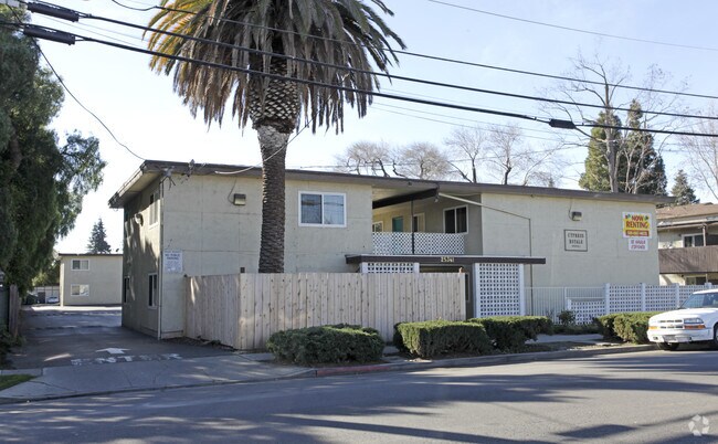 Primary Photo - Cypress Royal Apartments
