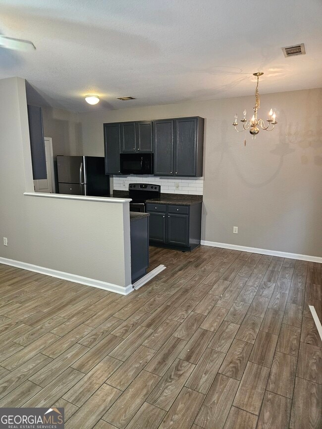 Building Photo - 180 Brookview Dr