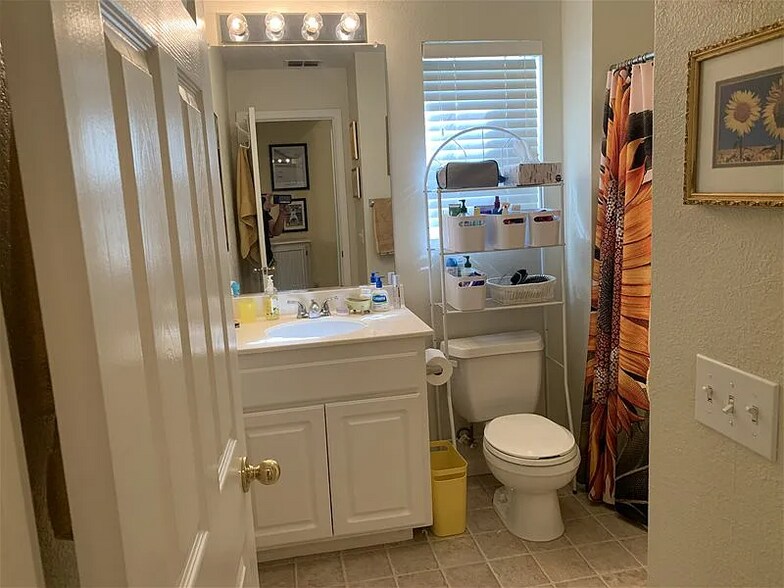 Building Photo - 3350 Via Verde Terrace