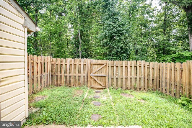 Building Photo - 502 Wind Ridge Dr