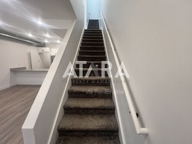 Building Photo - 909 Euclid Ave