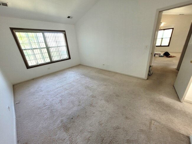 Building Photo - 321 Sheffield Dr