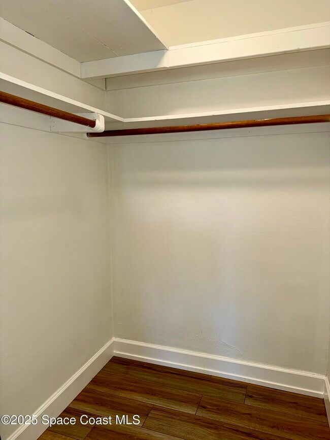 Building Photo - 1285 Wilson St